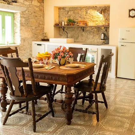 Casa Kamik-19th Century Stone House 50 M From Sea